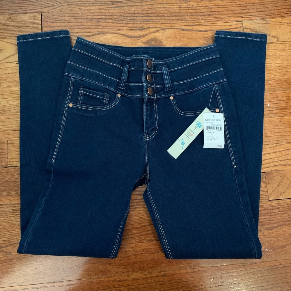 NWT Nordstrom love Fire Stretch High-Waisted Jeans